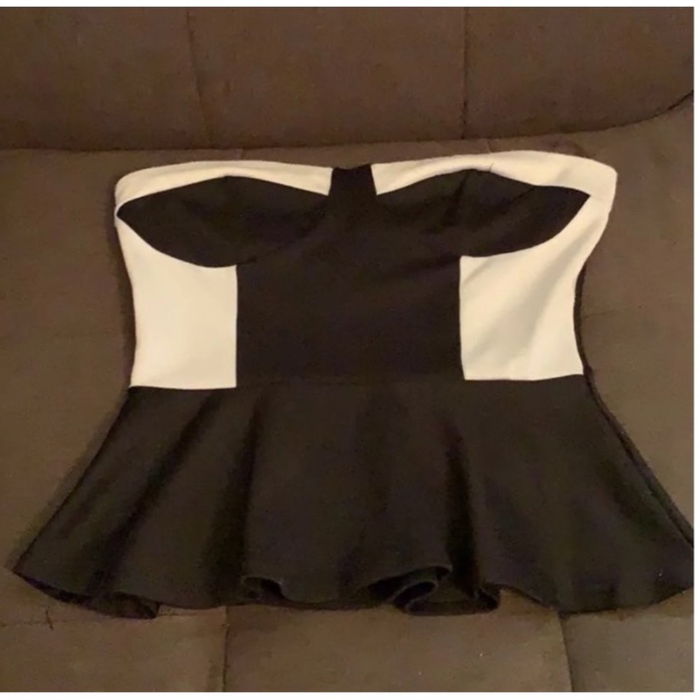 COLORBLOCK STRAPLESS PEPLUM TOP